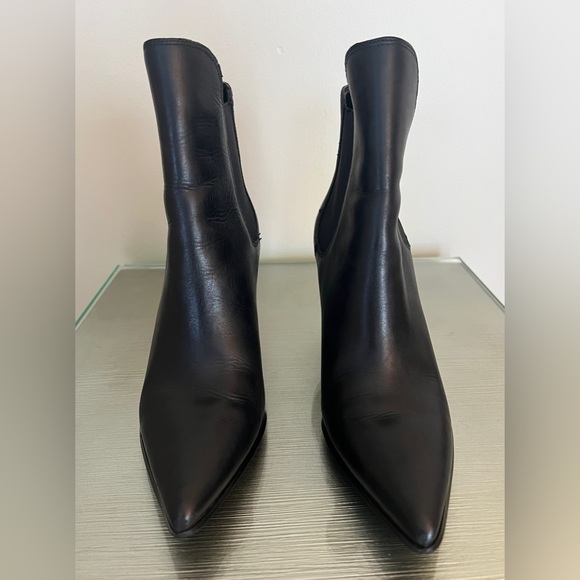 Kendall & Kylie Black Finley Pull On Pointy Toe Leather Ankle Bootie Size 8 - Picture 2 of 12